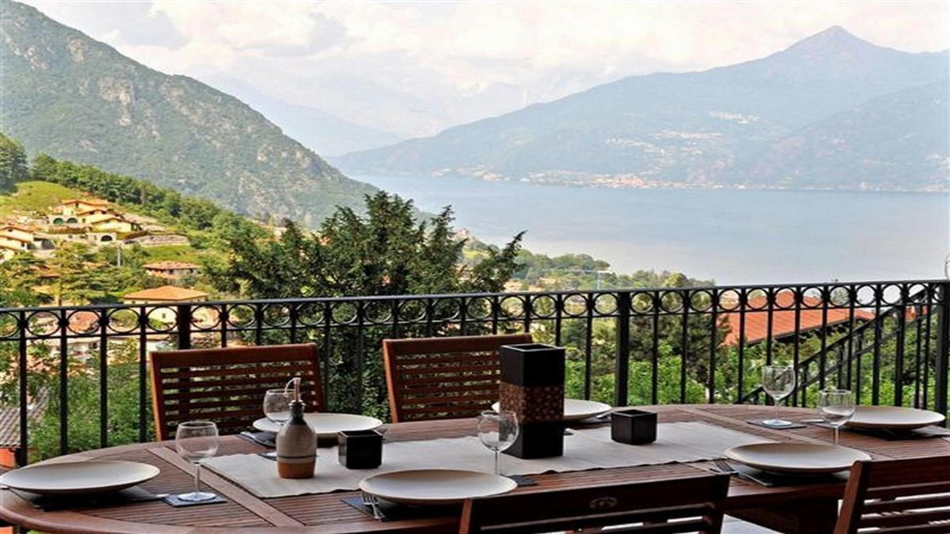 Villa Clubhouse à Menaggio Extérieur photo